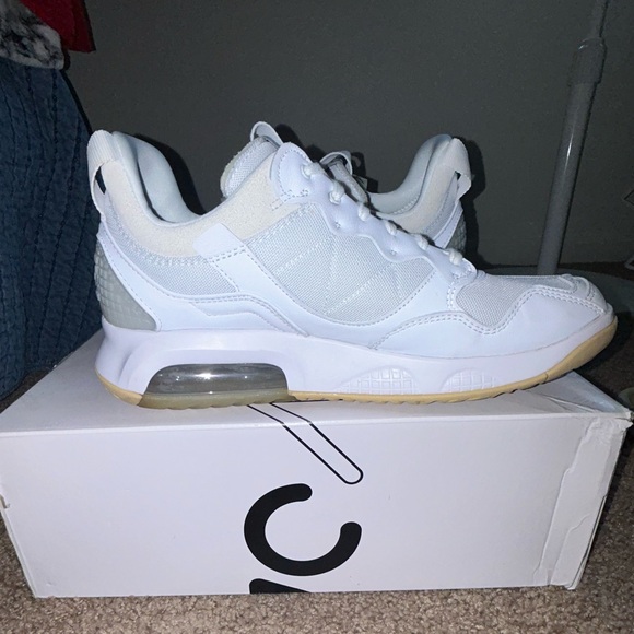 Nike Air 270 White and Cream Sneakers - Picture 3 of 6
